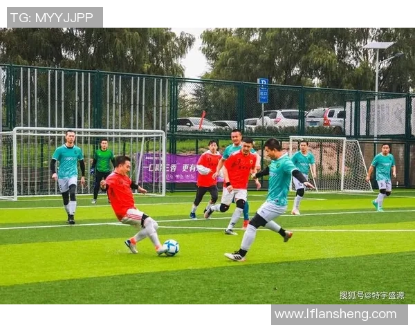 足球滕薇:在绿茵场上追逐梦想与荣耀的青春故事